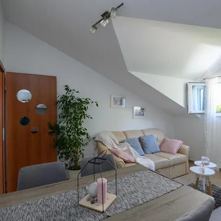 Gasthuis Inat 3*